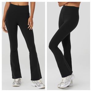 Alo Yoga Airbrush High-Waist 7/8 Bootcut Legging Black Yoga Pants